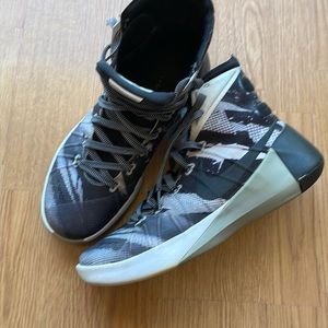 Nike HyperDunk 2015 size 9.5.